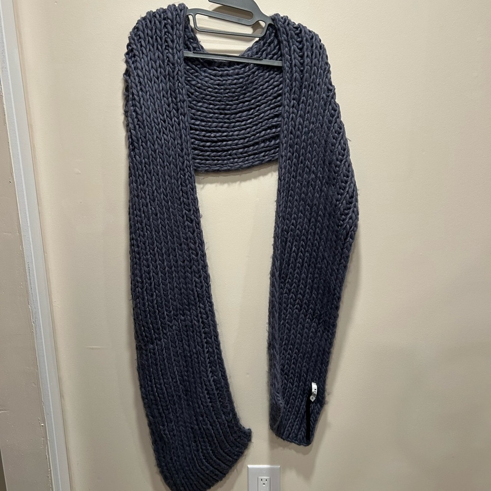 Chic Dark Gray Women's Knit Scarf
